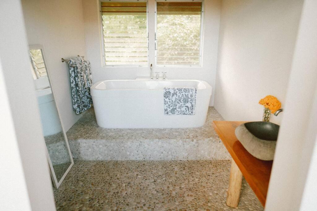 Jungle Haven Ocean Front Eco Villa On Fruit Farm パホア エクステリア 写真